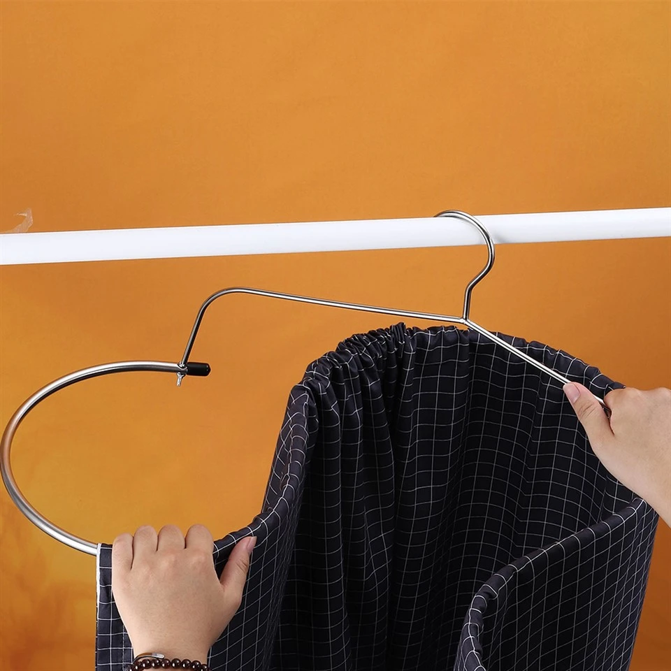 Space Saving Quilt Hanger For Bulky Bedding