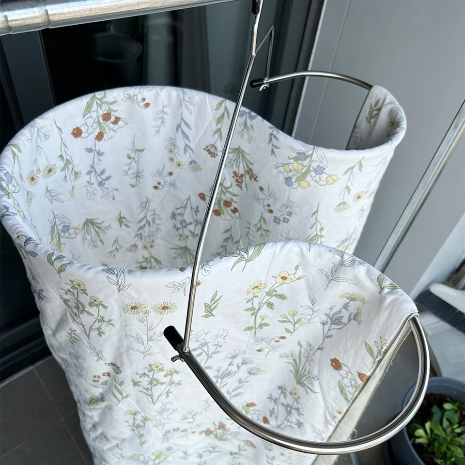 Space Saving Quilt Hanger For Bulky Bedding high quality